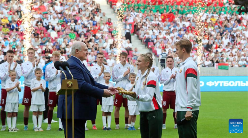 Mit chinesischer Unterstützung gebautes Fu?ballstadion in Minsk er?ffnet