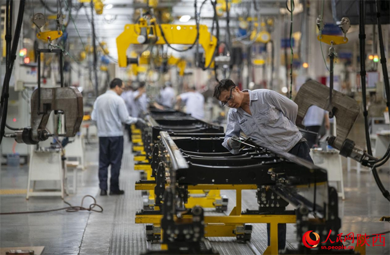 Intelligente Produktion von schweren Lkw in der Fabrik von Shaanxi Automobile
