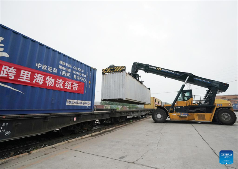 Erste Güterzugverbindung aus China nach Europa über das Kaspische Meer