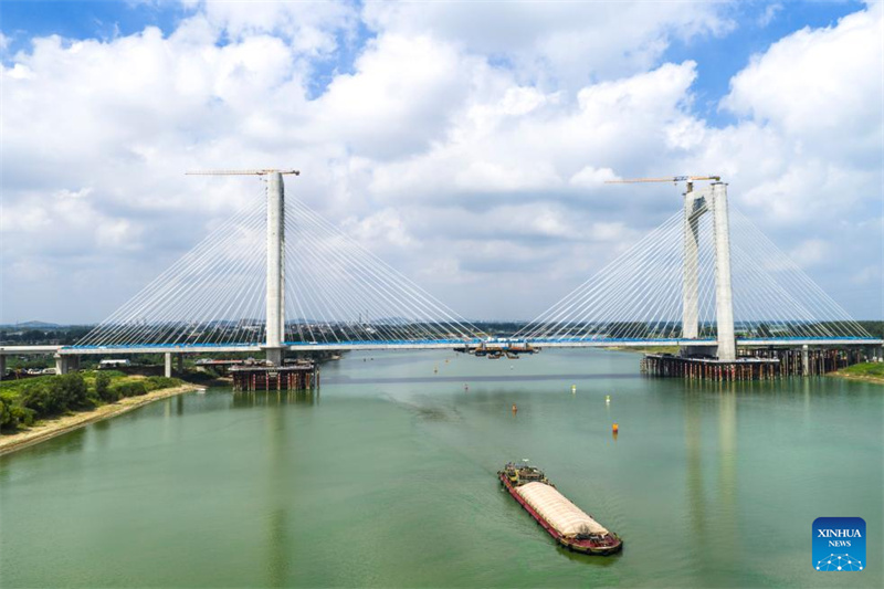 Verbindung der Brückenteile der Linhuaiguan-Huaihe-Brücke in Anhui ist abgeschlossen