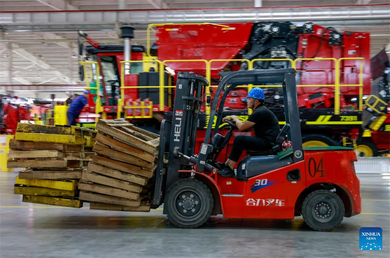 Werkstatt für Herstellung von Baumwollerntern in Xinjiang