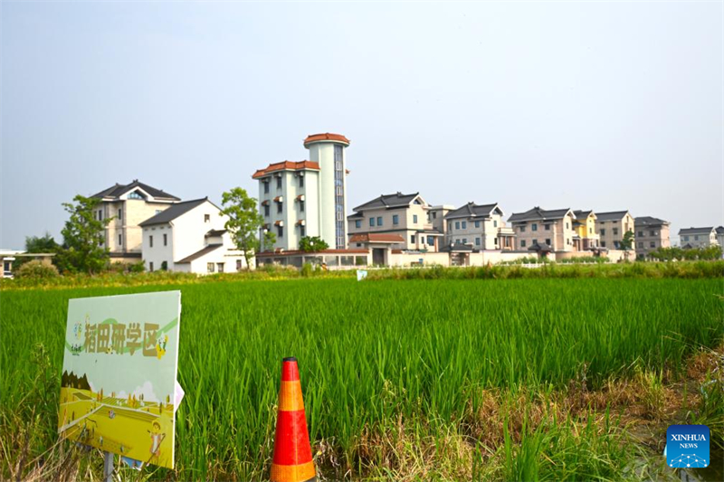 Dorfgemeinschaft nutzt aktiv M?glichkeiten zur Reduktion von Umweltbelastungen und Kohlenstoffemissionen