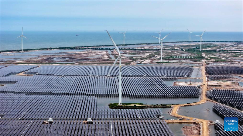 China nutzt brachliegende Fl?chen von ?lfeldern zur Entwicklung sauberer Energie