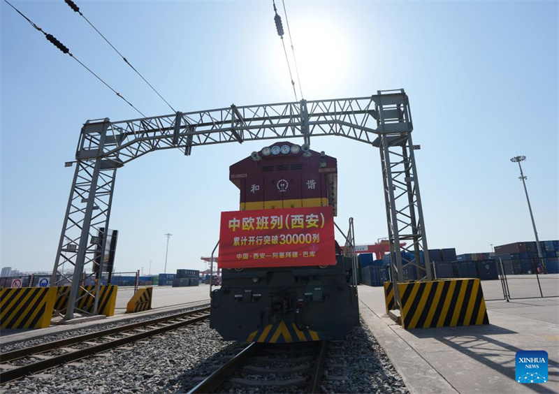 Die Gesamtzahl der Güterzüge zwischen China und Europa, die von Xi'an abfahren, übersteigt 30.000