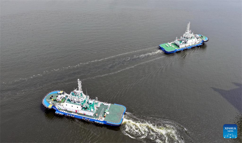 Vollelektrische Hafenschlepper gehen in Betrieb