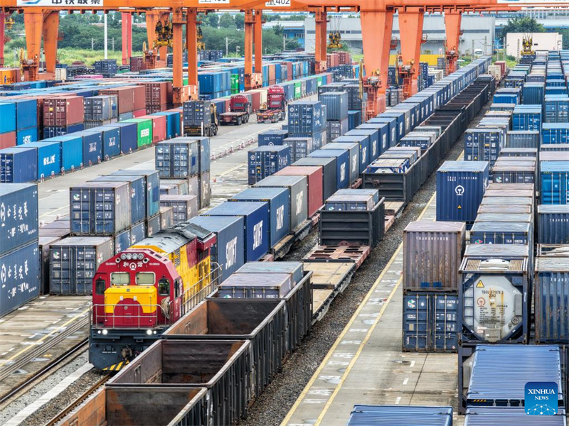 China-Europa-Güterzugdienst operiert über 3.400 Fahrten aus Südwestchina