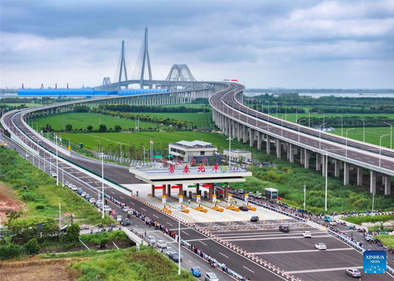Changtai Jangtse-Brücke in Ostchina für den Verkehr freigegeben