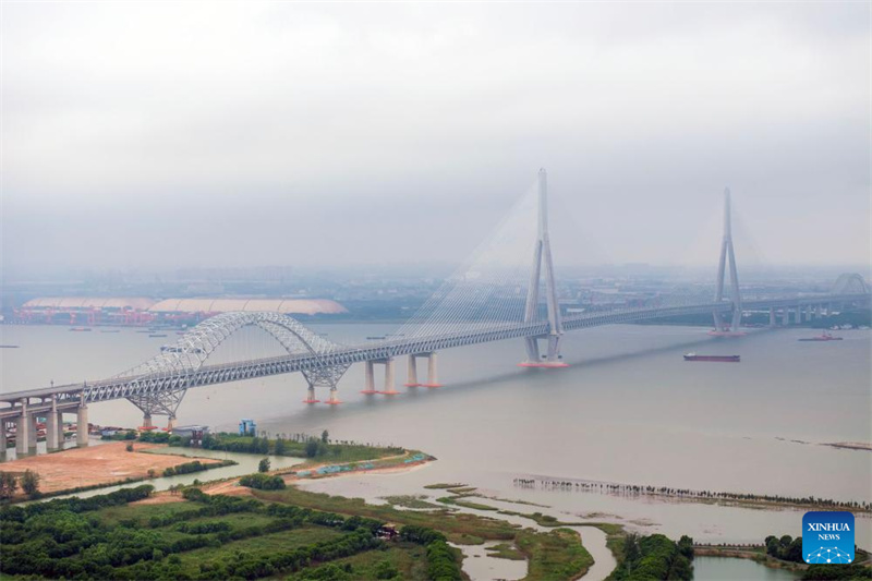 Changtai Jangtse-Brücke in Ostchina für den Verkehr freigegeben
