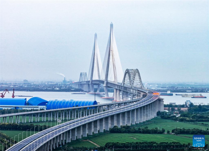 Changtai Jangtse-Brücke in Ostchina für den Verkehr freigegeben