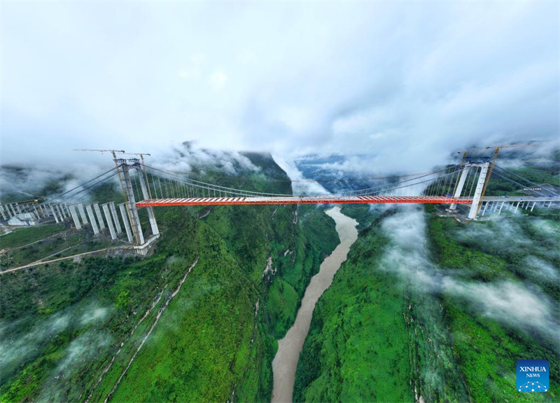 Die Tianmen-Brücke in Guizhou wurde erfolgreich geschlossen
