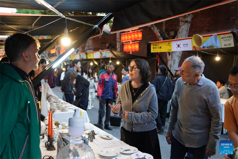Deutsche Keramikkünstlerin l?sst sich in Chinas ?Porzellanhauptstadt“ inspirieren
