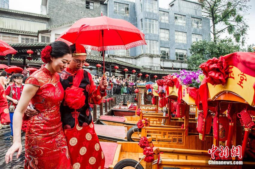 Massenhochzeit auf dem Wasser
