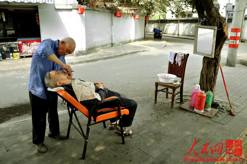 Fris?r Wu machts fast umsonst