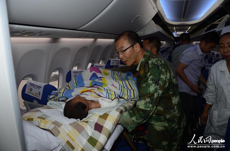 Welle der Sympathie tr?gt kleine Patientin nach Beijing